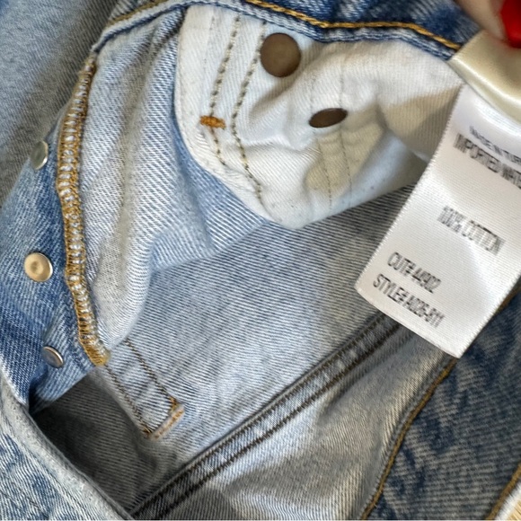 AGOLDE Parker Vintage High Rise Cut Off Shorts in Swapmeet | Size 25 - Picture 5 of 5